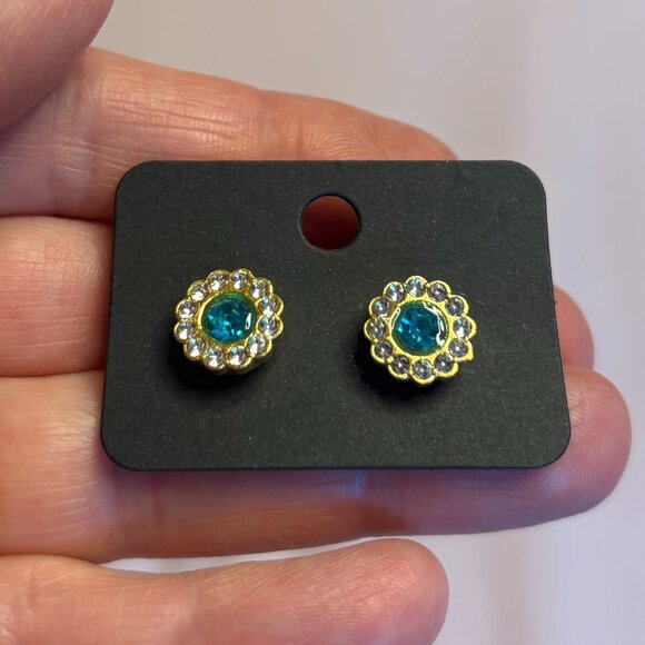 FREE with Purchase - Picture 2 of 5